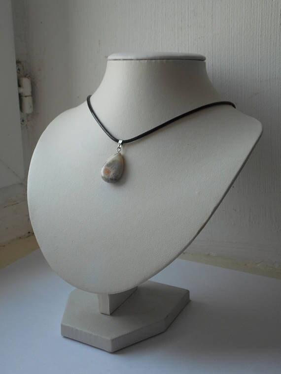 Superbe Pendentif en Marbre/Pierre Poli à La Main avec Collier de 18 Pouces