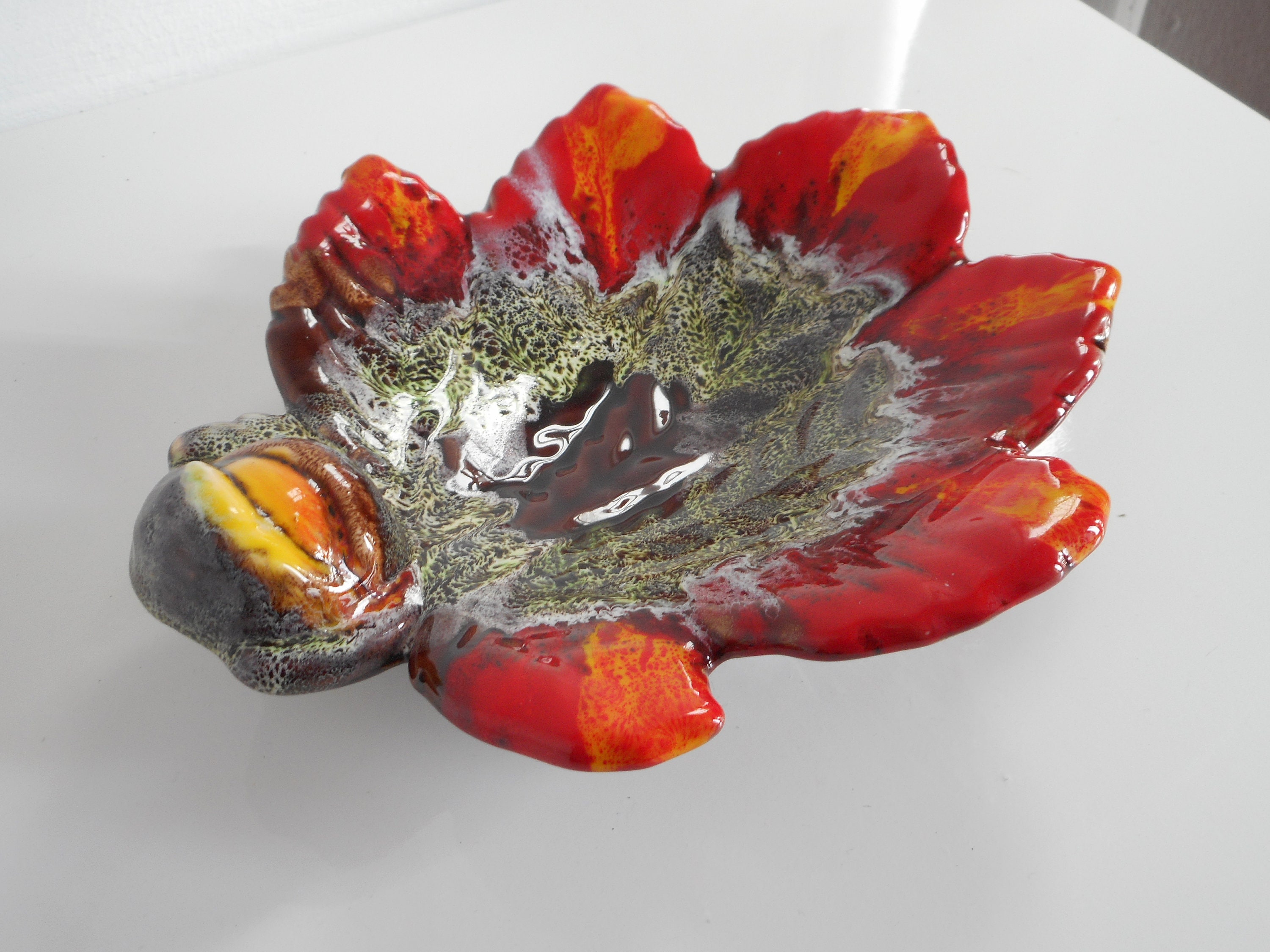 Superbe Vintage Français Vallauris Grand Cendrier en Majolique Peint à La Main/Plat de Bibelot Lange