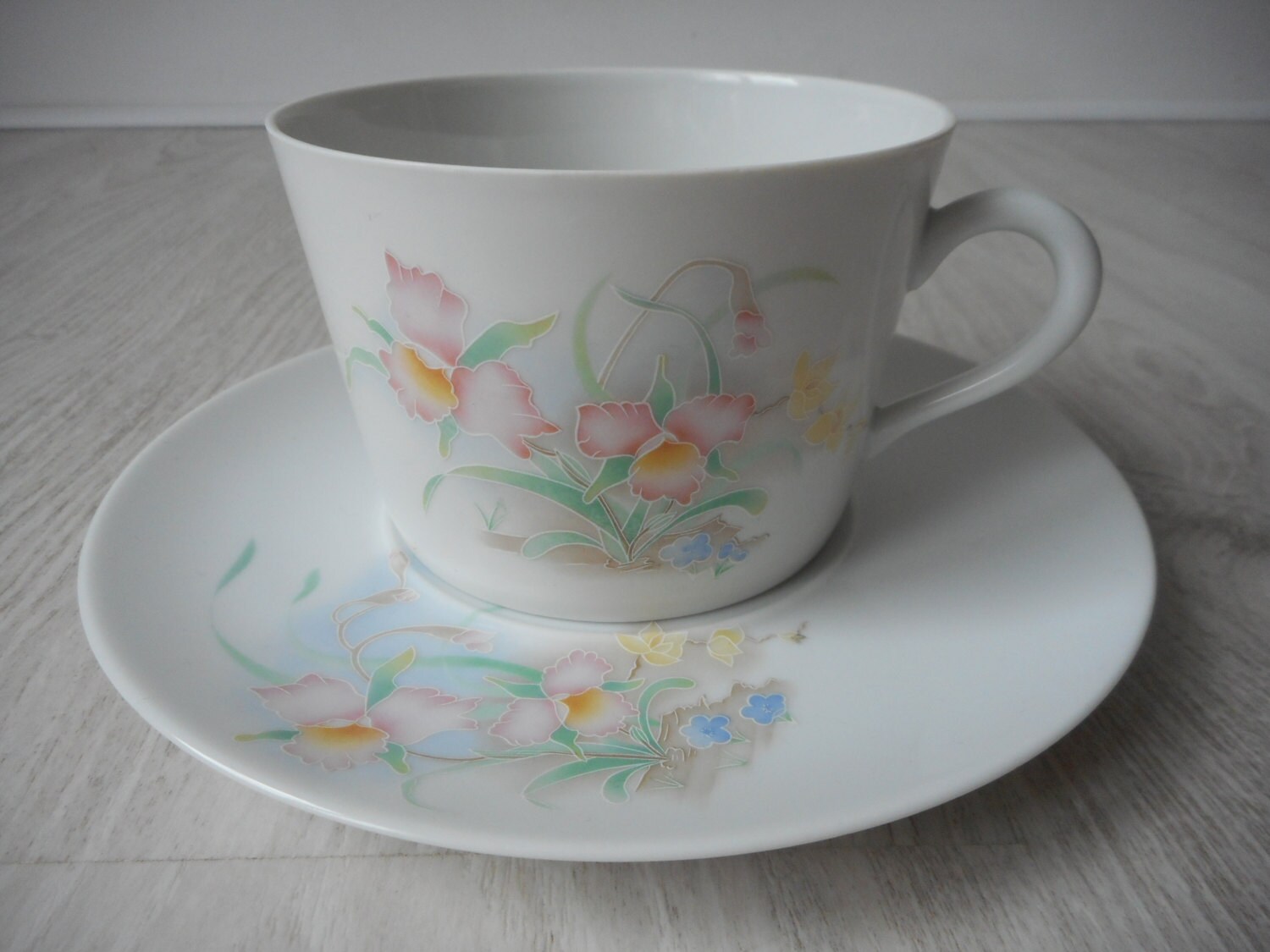 Tasse Décorative en Porcelaine de Limoges Vintage et Soucoupe Au Design Floral