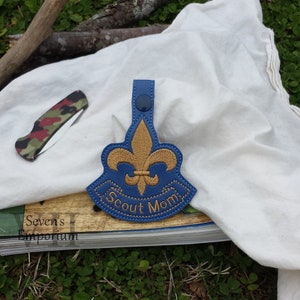 Scout Mom Fleur De Lis Scout SnapTab Machine Embroidery Design