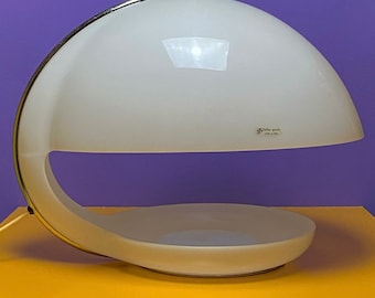 White Italian Space Age Table Lamp – Vintage Fiona Mushroom Lamp by Luigi Massoni for Harvey Guzzini, 1970s, Retro Plastic & Chrome Lighting