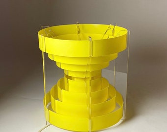 Lampada da tavolo Space Age Yellow – Design italiano di metà secolo, anni '70 – Lampada da scrivania moderna retrò