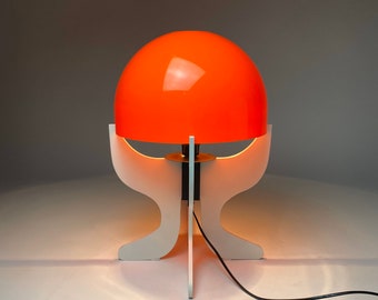Grote space age tafellamp met oranje kunststof kap, Denemarken jaren 70.