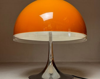 Elegant Guzzini chrome and caramel table lamp, Italy 1970s.