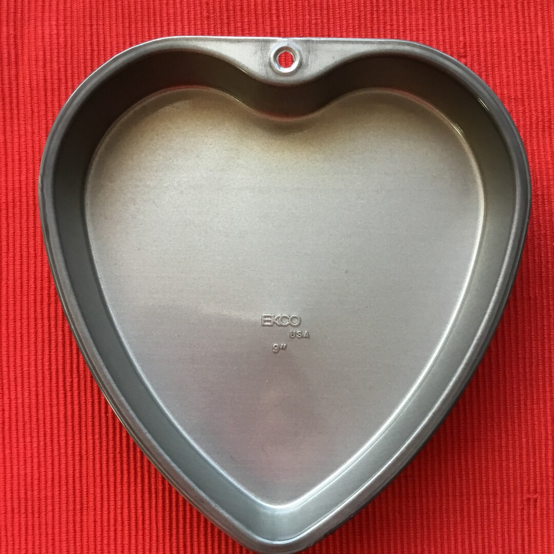 9 Ekco Heart Shaped Cake Pan Valentine Baking Parties Cake Decorating