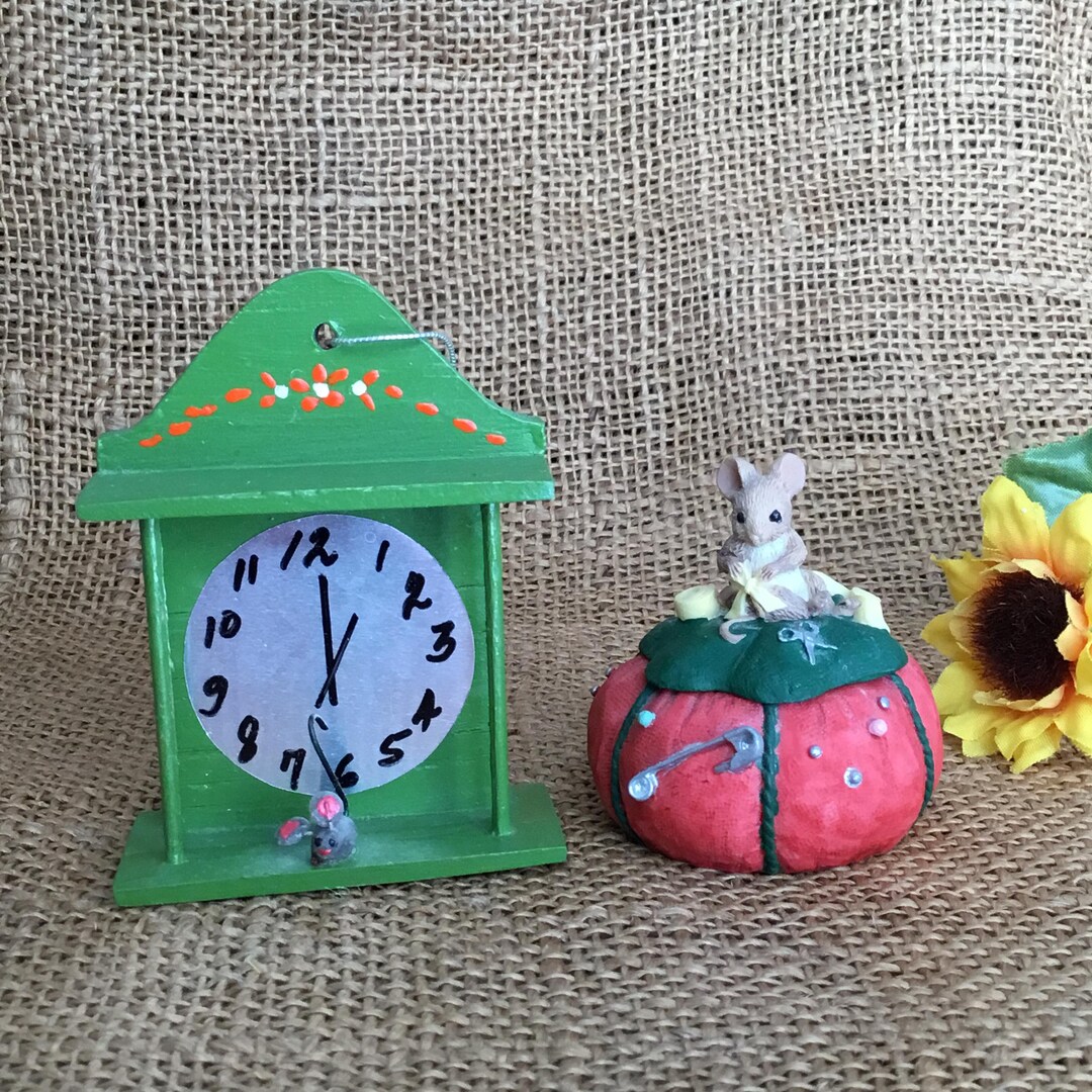 Mouse With Clock Mouse Pincushion Box & Clock With Tiny Mouse Ornament| Resin Lidded ...