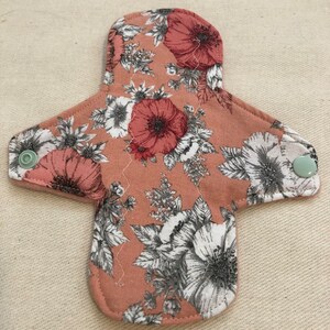 7.5 Inch - Reusable Cloth Pantiliner for Light Flow - Black and White Bouquet