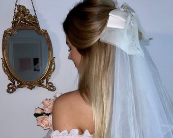 Bridal Bow Veil, Bow Veil Ivory, Bow Veil For Wedding, Alternative Wedding Veil, Large White Bow, Rhinestone Wedding Veil, Wedding Bow Hair