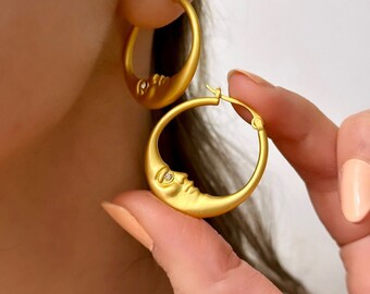 Orecchini a cerchio con luna crescente - Gioielli boho in argento o oro, regalo per donna - Cerchi con fasi lunari celestiali da indossare tutti i giorni - Italia