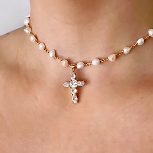 日本未入荷 Copping Zone - Cross Pearl Necklace Amazon.com: Pearl Cross Necklace for Women Silver Layered