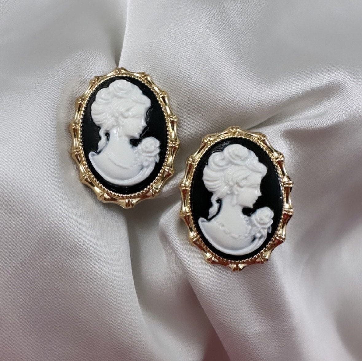 Cherubs Black Cameo And Pink Quartz Earrings | Vintouch Italy | Wolf &  Badger