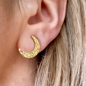 Moon Crescent Stud Earrings, Tiny Moon Earrings Gold, Small Moon Earrings, Moon Crescent Earring, Gold Crescent Earrings, Gold Moon Studs