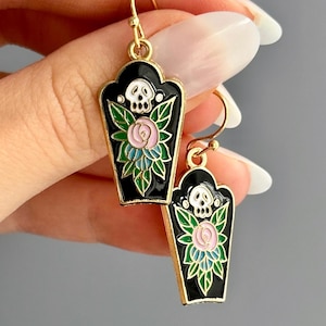 Cute Skull Earrings, Tiny Skull Earrings, Cute Goth Earrings, Floral Skull Earring, Pink Goth Earrings, Dainty Skull Earrings, Skull Dangle