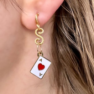 Boucles d'oreilles As, Boucles d'oreilles carte à jouer, Boucles d'oreilles poker, Boucles d'oreilles casino, Bijoux As, Boucles d'oreilles petit coeur, Boucles d'oreilles pendantes en émail