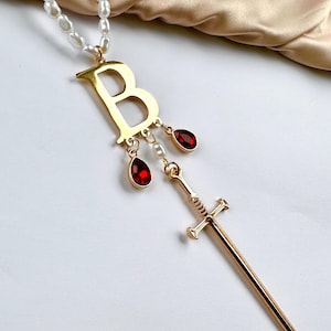 Collar de Ana Bolena, collar B de oro, collar de perlas Tudor, collar de espada de oro, collar de perlas renacentistas, joyas Tudor, cosplay Tudor