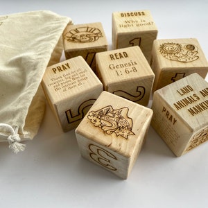 Cubos de la Creación / Bloques de Madera Grabados, Herramienta Devocional Familiar