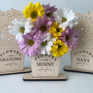 Wooden Flower Stand | Mother&#39;s Day Gift | Flowers for Mom | Flowers for Grandma | Personalized Mother&#39;s Day Gift | Wooden Flower Stand