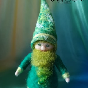 Christmas gnome, Winter gnome, Green dwarf, Needle felted gnome with hat
