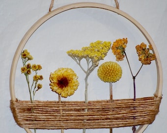 Golden Dried Flower Wreath // Dried Flower Wreaths, Colorful Wall Art, Flower Hoop Wreath, Flower Wreath, Flower Arrangement, Dried Flowers