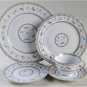 Bernardaud Limoges Artois Blue 30 Piece Porcelain Dinnerware Set