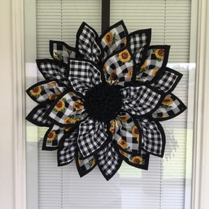 Farmhouse sunflower petal wreath