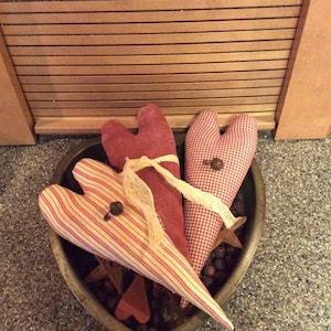 Set of 3!! Primitive heart bowl fillers/shelf sitters/tucks/Valentine
