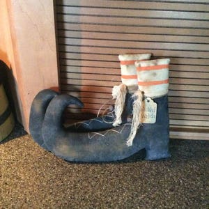 Small primitive witch boots