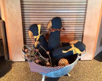 Primitive black crow bowl fillers