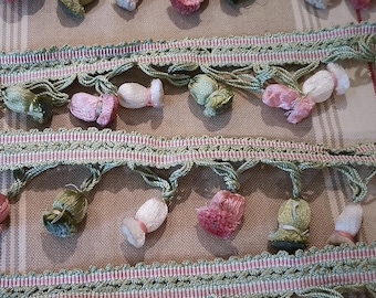 Finiture in passamaneria con nappe in misto cotone pastello vintage francese crema / rosa / verde A174
