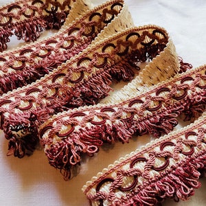 1 2/3 Yards Franse vintage stoffig roze / bordeauxrood / crème 1 1/2" lus franje passementversiering (A275)