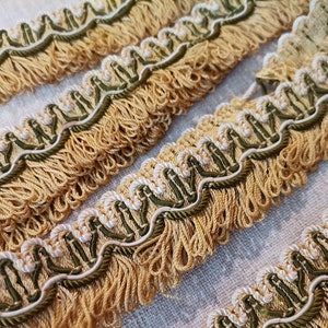 3 1/2 Yardas Crema Ligera Vintage Francesa / Verde Aguacate / Café au lait 2" Acrílico Fringe Passementerie Trim (A529)