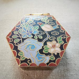Vintage Enamel Cloisonne Brass Hexagonal Pill Box (A416)