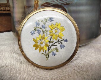 Vintage Floral Embroidered and Gold Tone Metal Purse Mirror (A612)