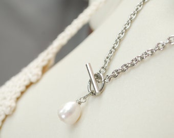 Stainless Steel Big Pearl Necklace with Freshwater Pearl Pendant.
