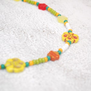 Bright colorful y2k choker, yellow green red flower necklace, trend beaded necklace, 39,5cm 15.5 chic style image 5