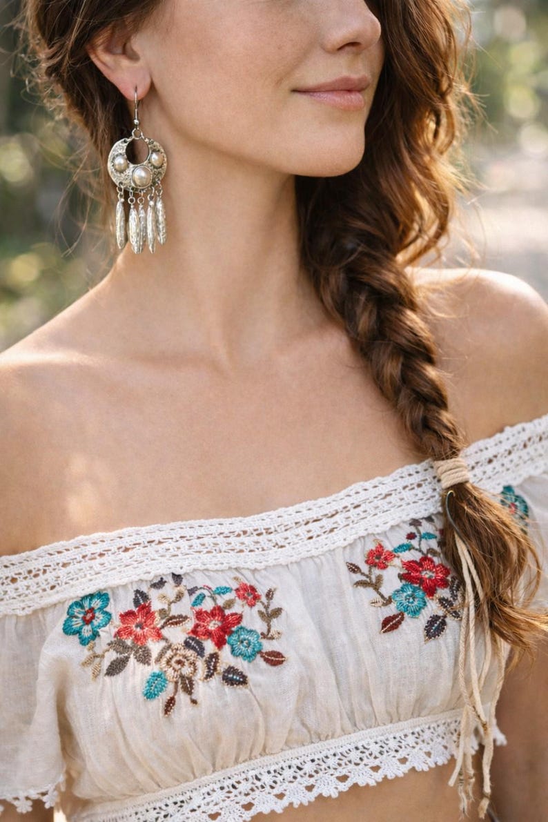 Pendientes llamativos estilo boho, pendientes colgantes tribales, joyería para festivales, estilo hippie, gitano, estilo étnico en forma de media luna, estilo boho occidental. imagen 4