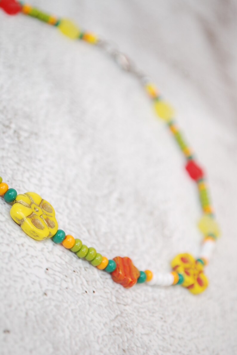 Bright colorful y2k choker, yellow green red flower necklace, trend beaded necklace, 39,5cm 15.5 chic style image 6