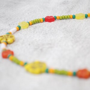 Bright colorful y2k choker, yellow green red flower necklace, trend beaded necklace, 39,5cm 15.5 chic style image 7