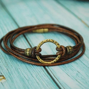 Boho-Chic Leather Bracelet with Bronze Ring and Magnetic Clasp Unisex Fashion Accessory for Comfortable Wear image 3