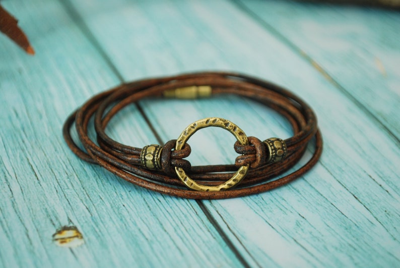 Boho-Chic Leather Bracelet with Bronze Ring and Magnetic Clasp Unisex Fashion Accessory for Comfortable Wear image 3
