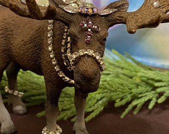 Crystal Moose Figurine: Swarovski Embellished Collectible Animal