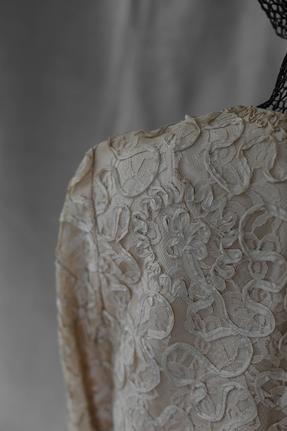 Vintage cream colored embroidered textured ribbon… - image 9