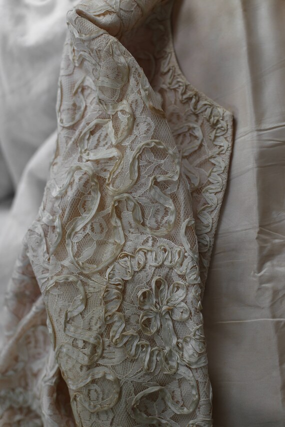 Vintage cream colored embroidered textured ribbon… - image 7