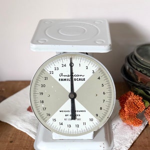 Vintage White Kitchen Scale / American Family Scale / Vintage White Household Scale image 3