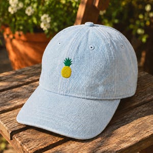 Broderad pappahatt i ananas i denim, basebollkeps i 100 % bomull