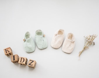 Boys' muslin shoes made from organic cotton