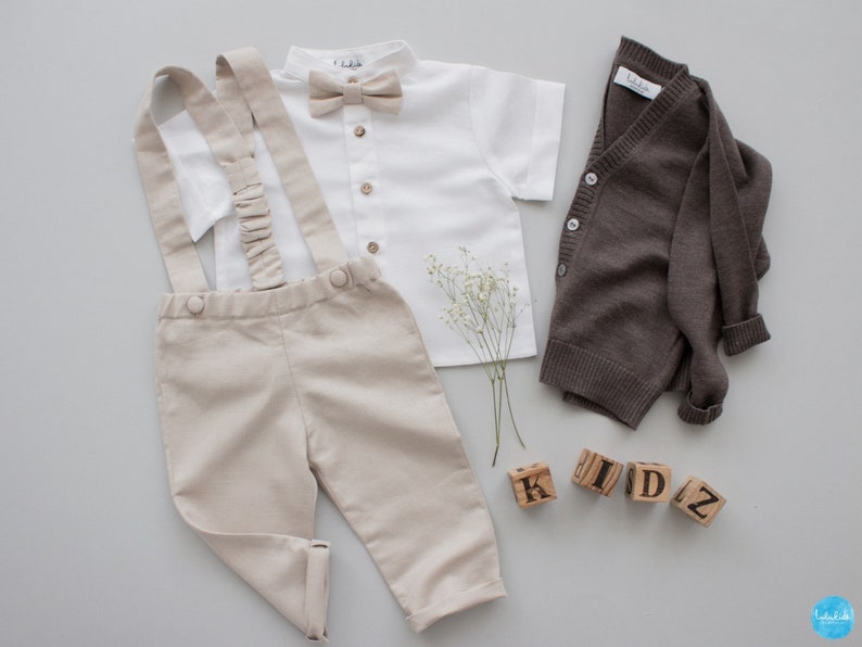 Vêtements de baptême Tenue de baptême garçon Costume de baptême bébé Costume porteur d'anneau Salopette Page Boy Outfit Costume enfant pantalon en lin beige avec bretelles image 8