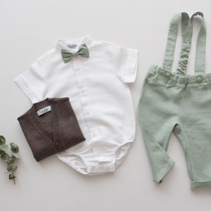 costume de baptême garçons vert eucalyptus, tenue baptême bébé, costume porteur d'anneau pantalon en lin avec bretelles Prêt-à-expédier image 9