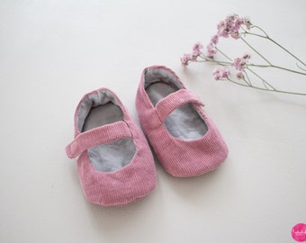 Chaussures bébé, chaussures fille, ballerines, chaussures en velours côtelé, accessoires de baptême, tenue de baptême, tenue de mariage