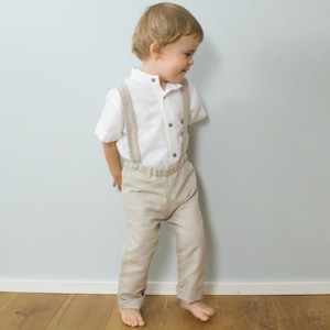 Costume de baptême bébé garçon, vêtements de baptême en lin, tenue de baptême, pantalon de baptême, costume porteur d'anneau pantalon en lin vert fumée avec bretelles pants